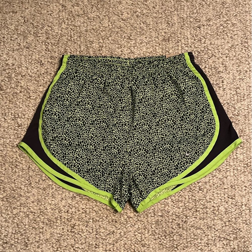 NWT Nike Women’s Track Tempo Running Jogging Dri Fit Cheetah Print Neon Shorts